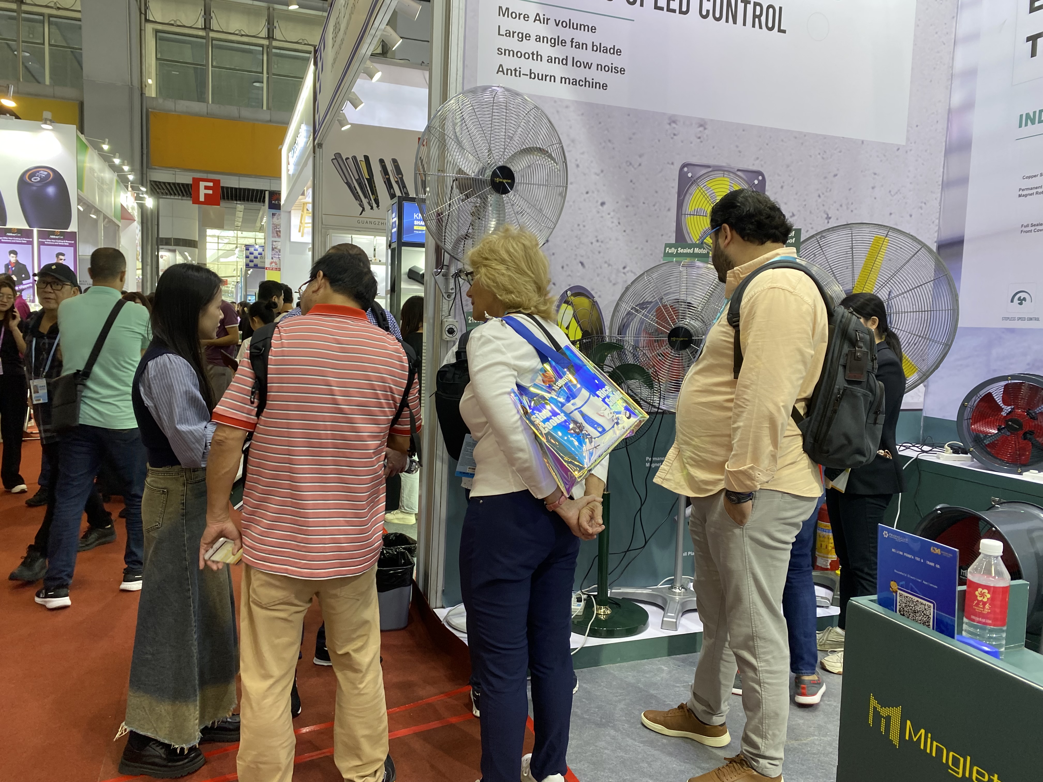 العملاء مهتمون جدًا بمنتجنا الجديد