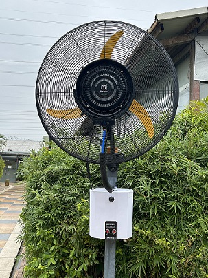 مروحة حائط ضباب صناعية.