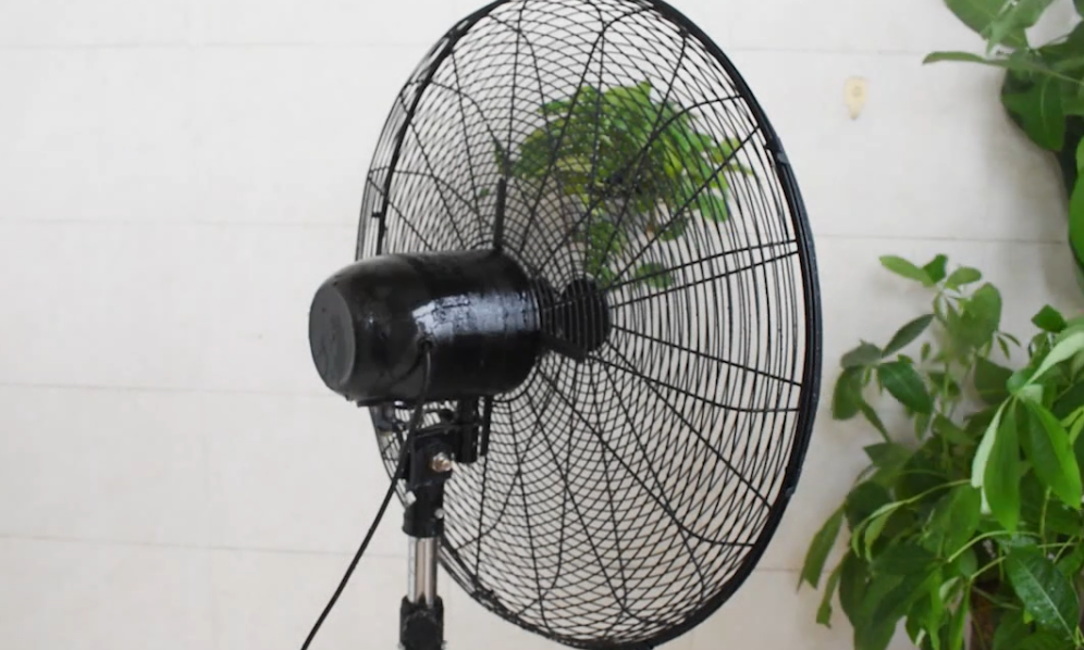 3 مروحة حامل صناعية BL DC ذات شفرات سوداء