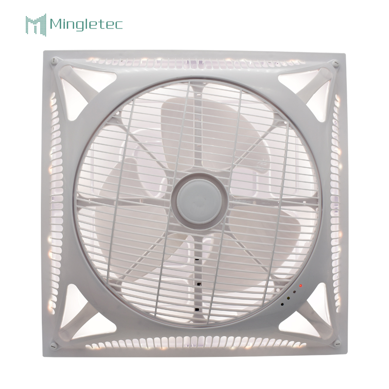 مروحة السقف مع الضوء الدافئ